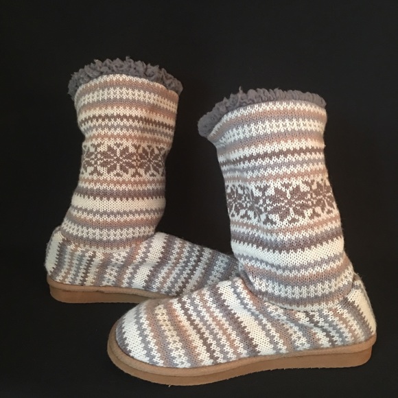 MucLuks button up Sherpa lined sweater slippers-5 - Picture 4 of 8